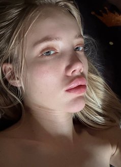 Kira - puta in Bangkok Photo 8 of 8