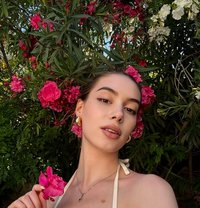 Alina - puta in Dubai Photo 3 of 7