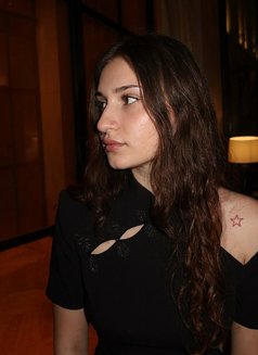 Kira - escort in Dubai Photo 3 of 6