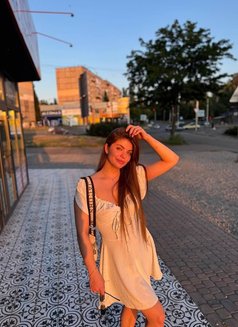 Kira - escort in Dubai Photo 4 of 10