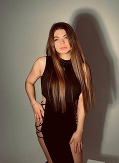 Kira - escort in Dubai Photo 5 of 10