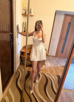 Kira - escort in Dubai Photo 4 of 7