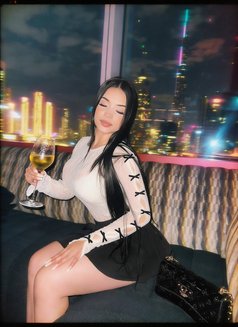 Kira - escort in Hong Kong Photo 3 of 6