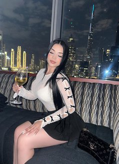 Kira - escort in Hong Kong Photo 3 of 11