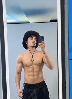 Kira - Acompañantes masculino in İstanbul Photo 7 of 7