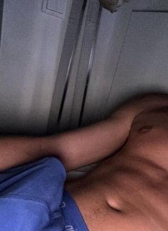 Kira - Acompañantes masculino in Riyadh Photo 3 of 5