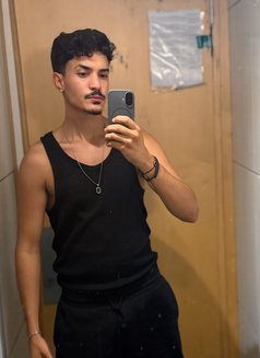 Kira - Acompañantes masculino in Riyadh Photo 4 of 5