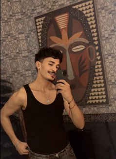 Kira - Male escort in Riyadh Photo 1 of 5