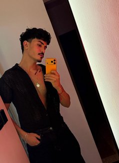 Kira - Male escort in Riyadh Photo 4 of 5