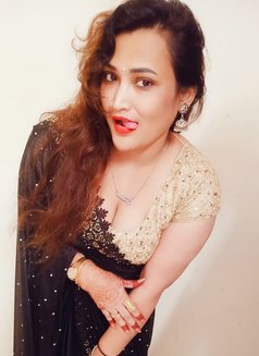 Kiran - escort in Bangalore Photo 1 of 3