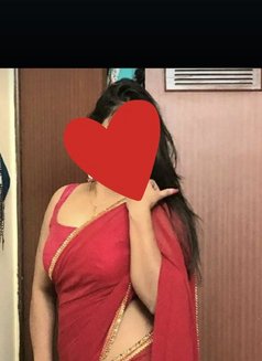 Kiran - escort in Bangalore Photo 1 of 4