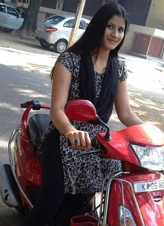 Kiran - puta in Bangalore Photo 4 of 4