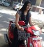 Kiran - puta in Bangalore Photo 1 of 6