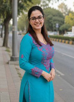 Kiran - puta in Bangalore Photo 5 of 6