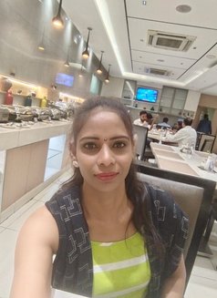 Kiran - escort agency in Chennai Photo 4 of 8