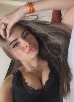 Kiran - escort in Dubai Photo 3 of 4