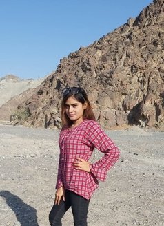 Kiran - escort in Dubai Photo 2 of 5