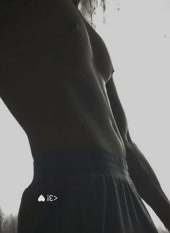 Kiran - Acompañantes masculino in Kochi Photo 3 of 6