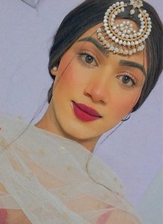 Kirat Sandhu - Acompañantes transexual in Chandigarh Photo 5 of 8