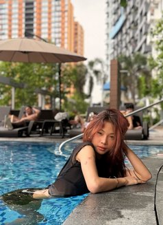 Kirsten - escort in Makati City Photo 4 of 11