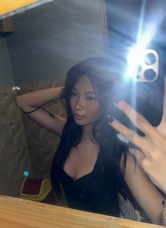 Kirsten - escort in Makati City Photo 8 of 11