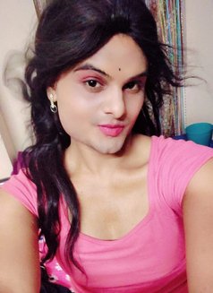 Kirthi - Acompañantes transexual in Hyderabad Photo 2 of 2