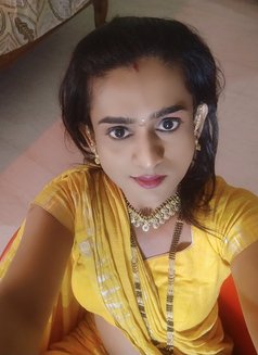 Kirthi - Transsexual escort agency in Hyderabad Photo 5 of 6