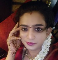 Kirthi - Agencia de acompañantes transexuales in Hyderabad Photo 2 of 2