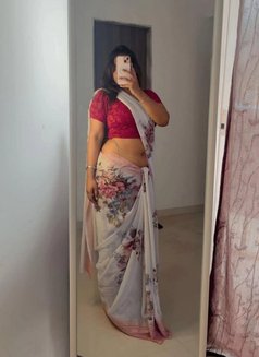 Kirthi Kochi - escort in Kochi Photo 3 of 4