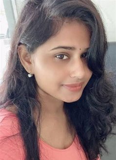 Kirti Best Premium Service - escort in Thiruvananthapuram Photo 1 of 3
