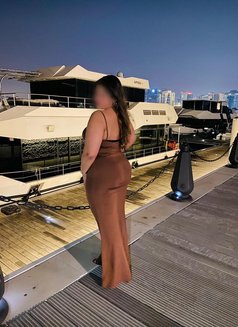 Kirti Hot Curvy Indian Model - escort in Dubai Photo 2 of 17