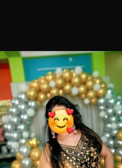 Kirti Independent Girl Cam & Real Meet - puta in Gurgaon Photo 3 of 3