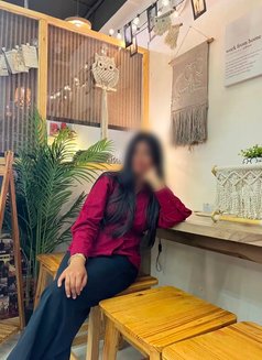 Kirti - Acompañante in Bangalore Photo 4 of 4