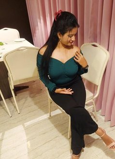 Kirti - escort in Kochi Photo 3 of 3