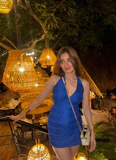 Kirti - escort in Mumbai Photo 3 of 8