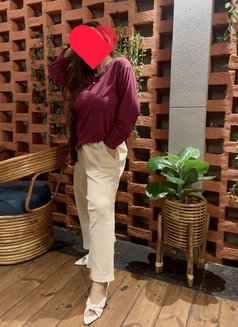 Kirti (individual) Real Meet Webcam - escort in Mumbai Photo 2 of 5