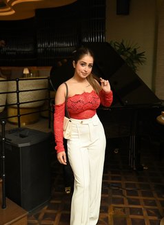 Kirti Kapoor - escort in Dubai Photo 3 of 5