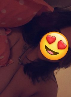 Kirti Khan Cam/anal Queen - puta in New Delhi Photo 7 of 10