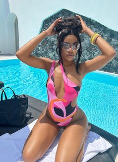 Luna - escort in Dubai Photo 4 of 8