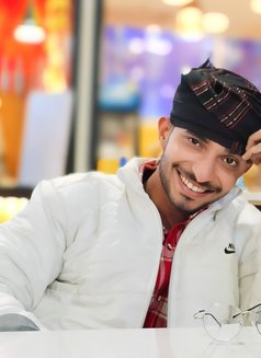Kishan Singh - Acompañantes masculino in Lucknow Photo 2 of 2