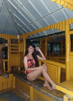 Kisses Escort/camshow - Transsexual escort in Manila Photo 5 of 9