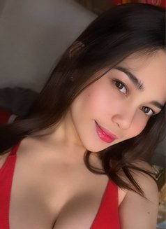 Kisses - Transsexual escort in Makati City Photo 1 of 6