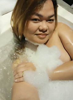 Kitkat - Transsexual companion in Manila Photo 3 of 4