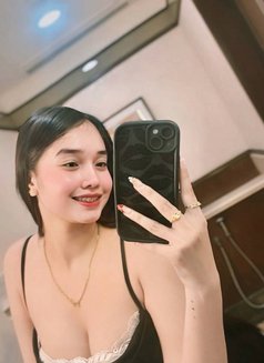 Kitty - escort in Makati City Photo 2 of 5