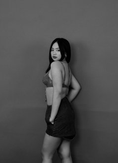 Kitty - escort in Manila Photo 7 of 8