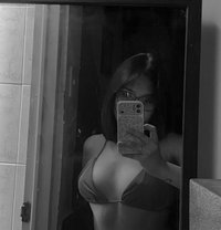 Kitty - Transsexual escort in Manila