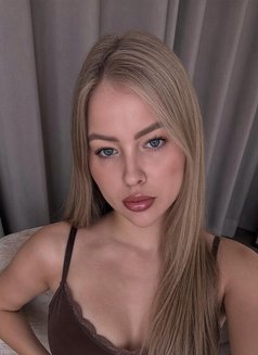 Kitty Kate - puta in Dubai Photo 1 of 10