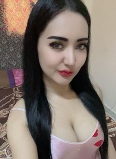 Kitty, Outcall, Incall - puta in Muscat Photo 1 of 12