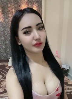 Kitty, Outcall, Incall - puta in Muscat Photo 2 of 12