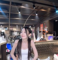 Kitty Pretty VIP From Australia - puta in Bangkok